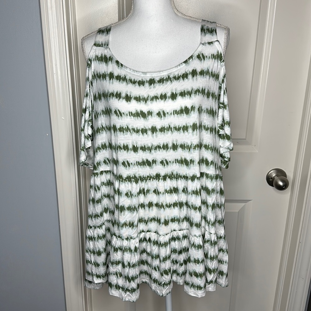 Lane Bryant top size 18/20